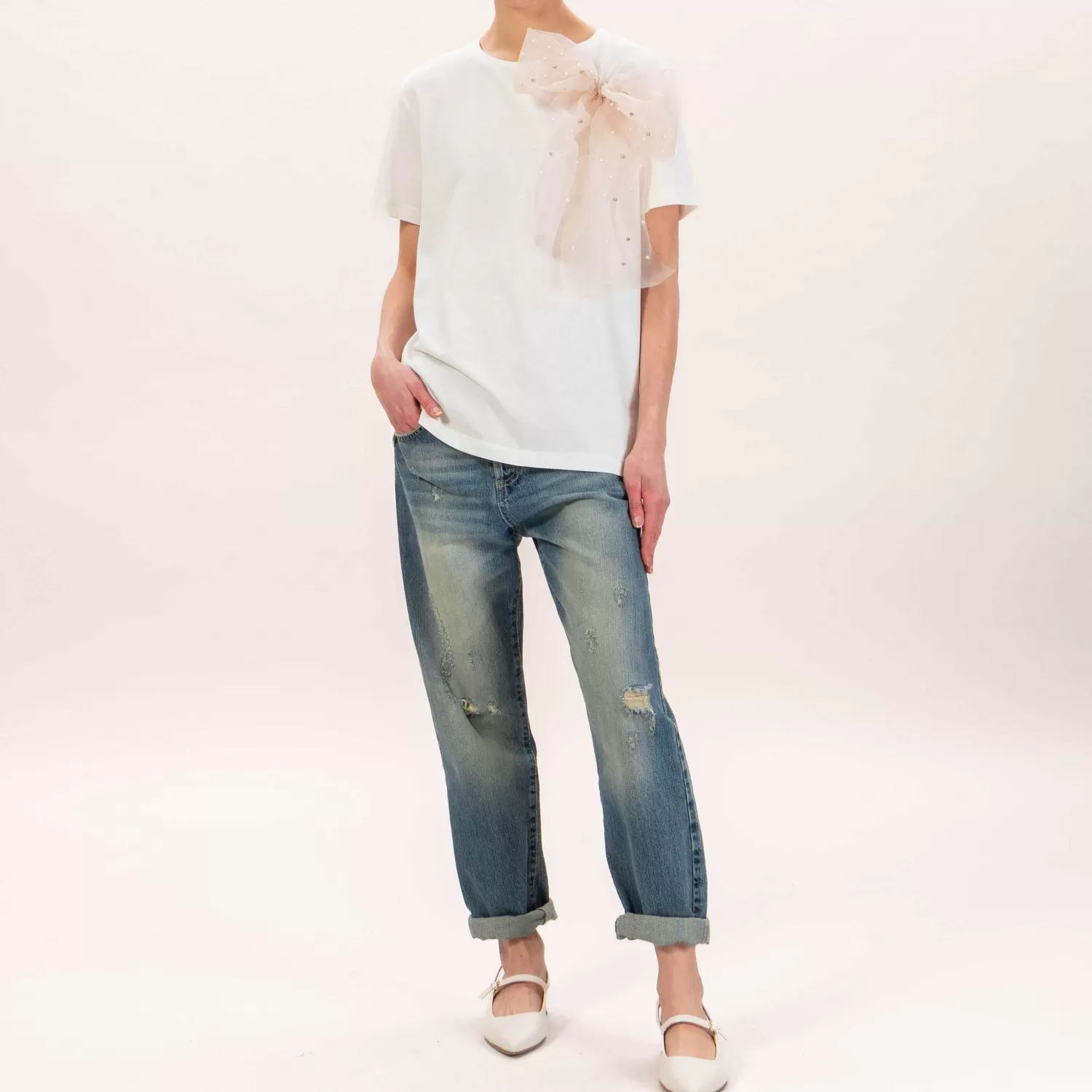 Shop White Mood Motel-T-Shirt Con Spilla - Latte