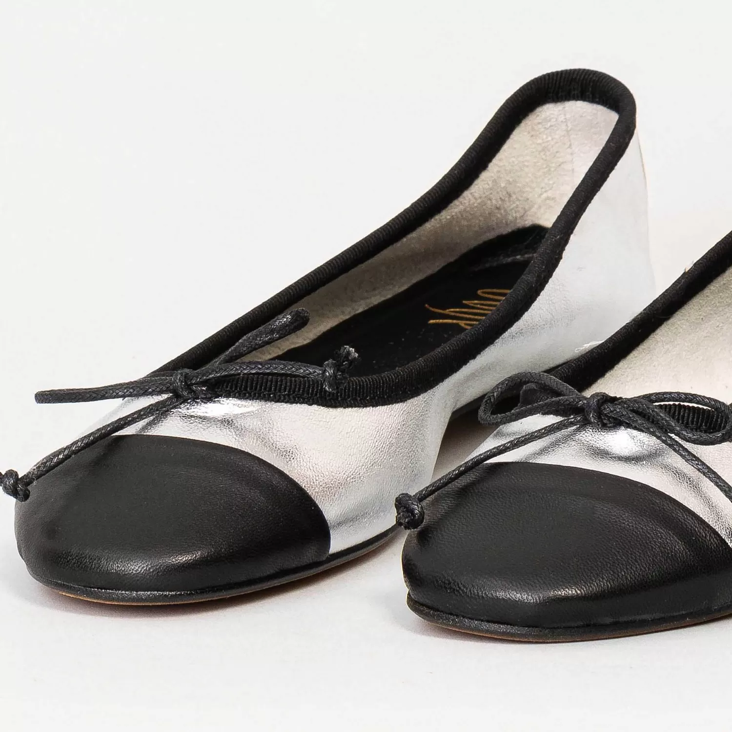 Fashion White Mood Ovye-Ballerina Laminata Bicolore - Nero/Argento