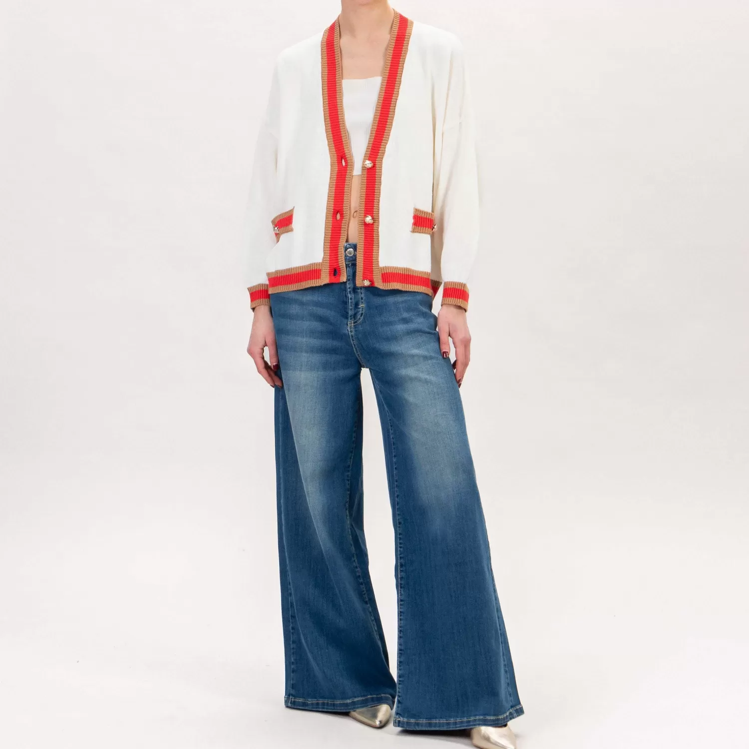 Hot White Mood Tensione In-Cardigan Scollo V Bottoni Dorati - Latte/Cuoio/Rosso